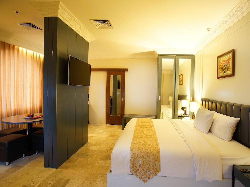 D'Salvatore Boutique Hotel Yogyakarta Maguwo Exterior foto