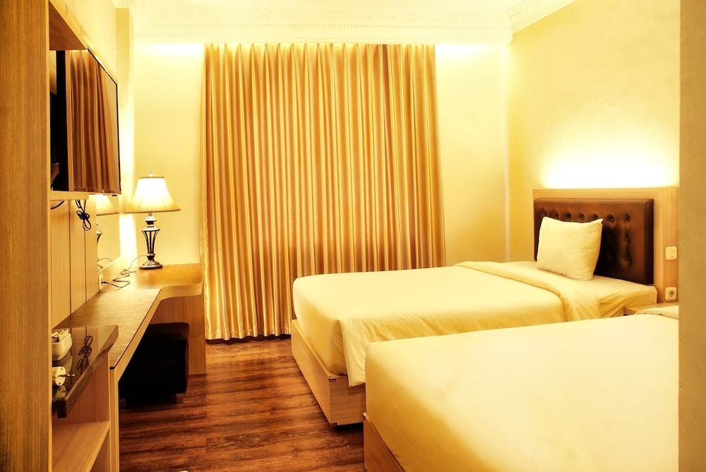 D'Salvatore Boutique Hotel Yogyakarta Maguwo Exterior foto
